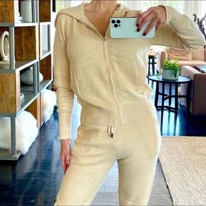 Small Ivory Cashmere Lounge Set